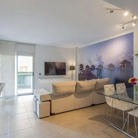 Piso De 2 Habitaciones, 3 Piscinas Y Cerca Del Mar