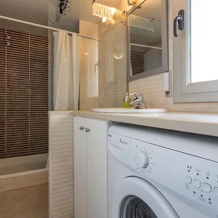 Piso De 2 Habitaciones, 3 Piscinas Y Cerca Del Mar דירה *